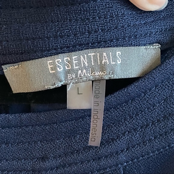 2 for $30 ESSENTIALS BY MILANO Cutout Sleeveless Blouse - Picture 10 of 10